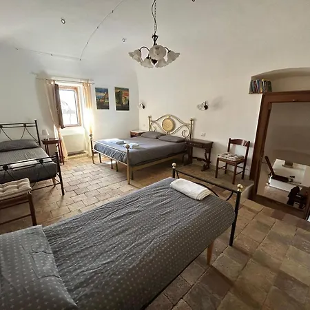 La Casa Nella Roccia *